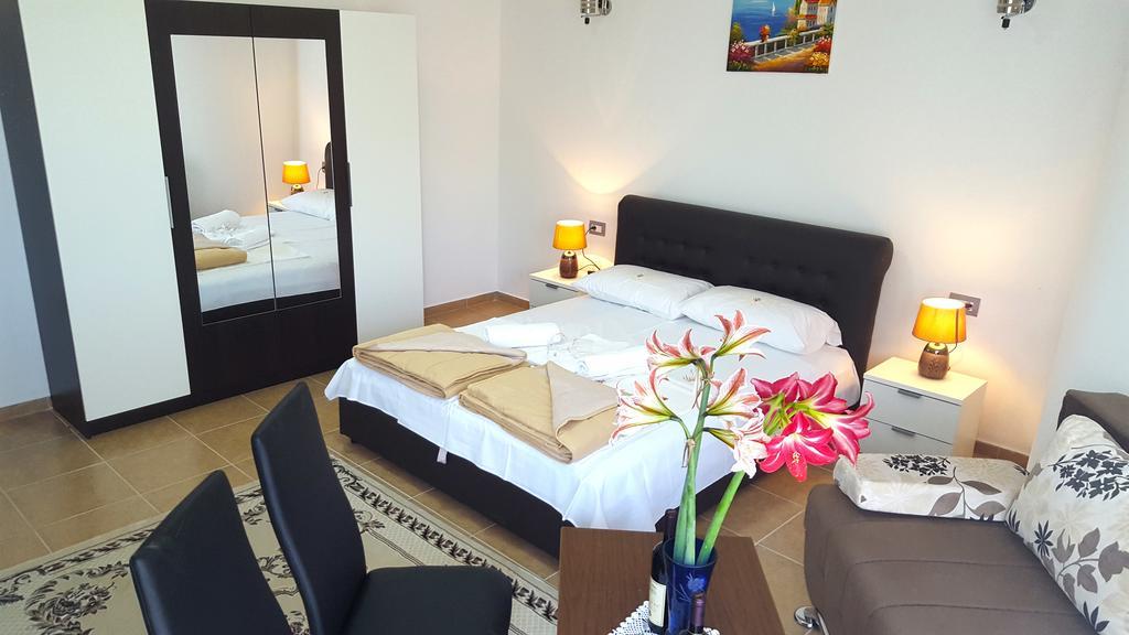 Apartments Sirena Ulcinj Exterior photo