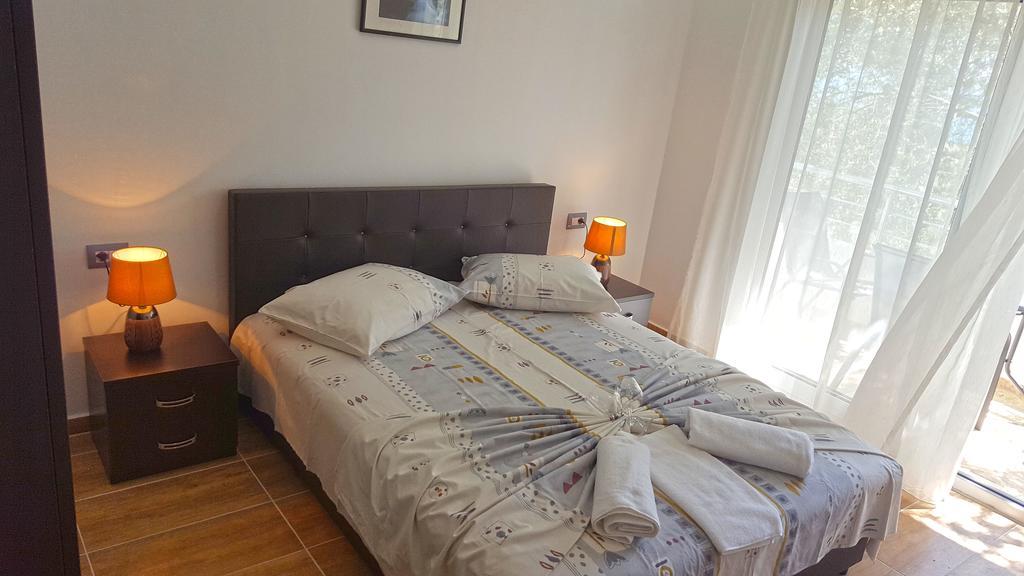 Apartments Sirena Ulcinj Exterior photo